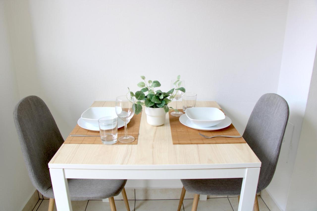Cozy Apartment With Free Parking & Close To Lake Лугано Екстер'єр фото